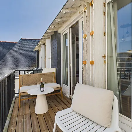 Vue - Pour 2 Adultes Et 1 Enfant ポミシェ